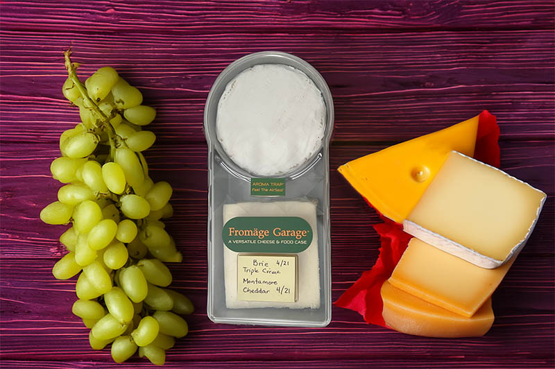 Fromage garage cheese and grapes